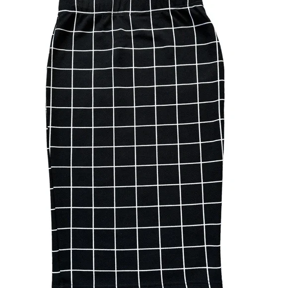 Black and White Graph Lined Pencil Skirt - Picture 5 of 6